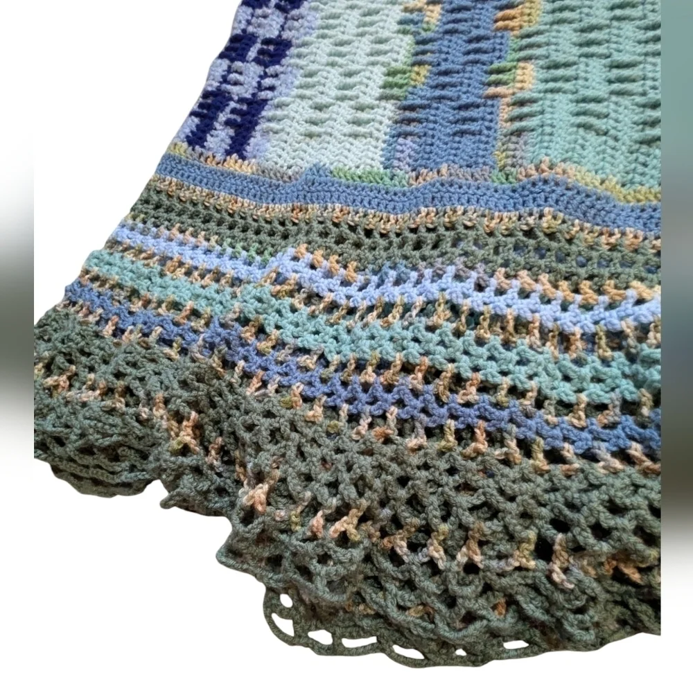 Handmade Crochet Blanket Scalloped Coverlet Green Blue Cottagecore Grandmacore